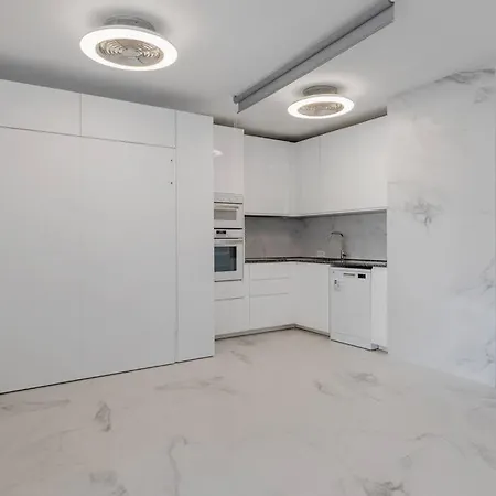 Apartment Fabulous 1 Bedroom Flat With Pool At The Golden Mile *