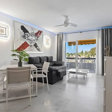 Apartment Fabulous 1 Bedroom Flat With Pool At The Golden Mile *