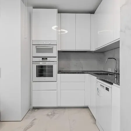 Fabulous 1 Bedroom Flat With Pool At The Golden Mile Apartment Marbella