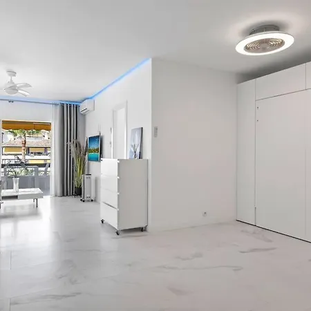 Apartment Fabulous 1 Bedroom Flat With Pool At The Golden Mile Marbella