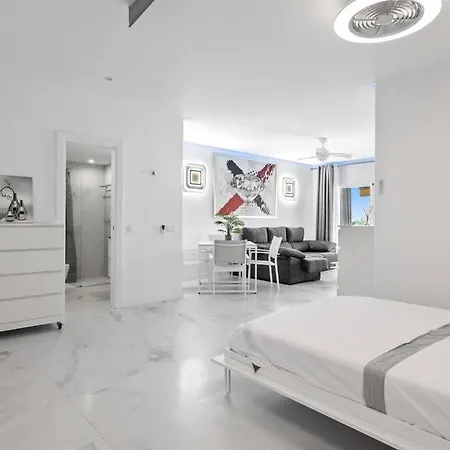 Fabulous 1 Bedroom Flat With Pool At The Golden Mile *